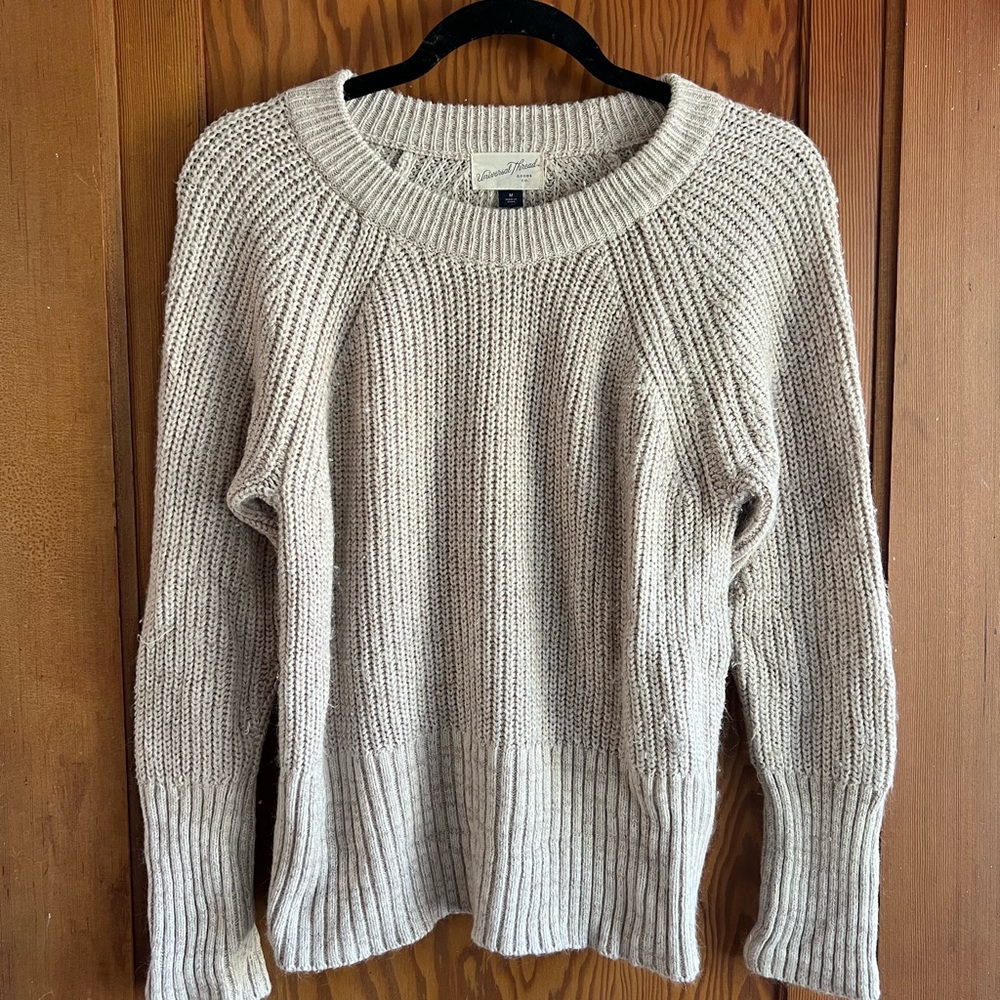 Universal thread sweater